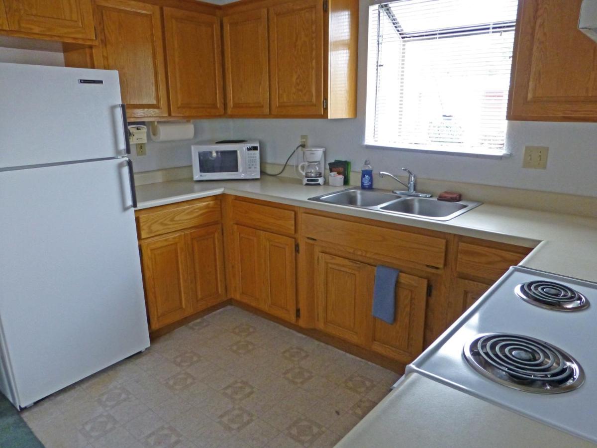 | Redwood Suites