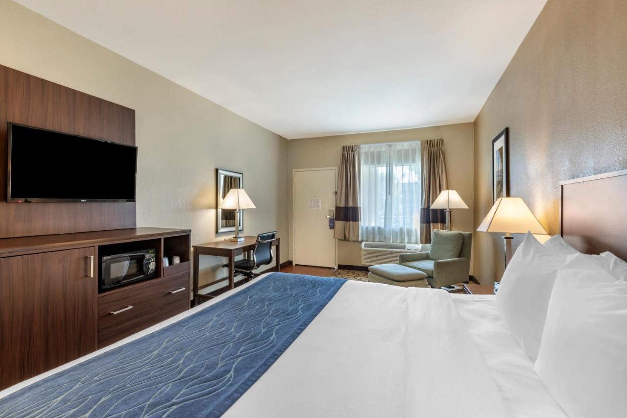 Standard King Room - Non-Smoking at Comfort Inn & Suites Orange County John Wayne Airport