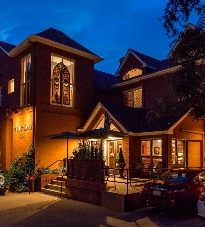 | The Bradley Boulder Inn
