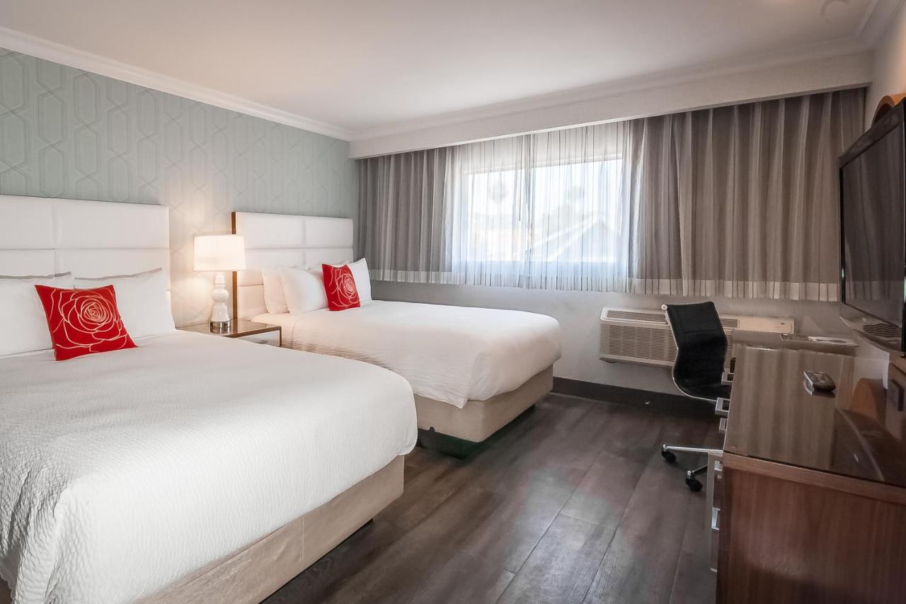 | Pasadena Rose & Crown Hotel