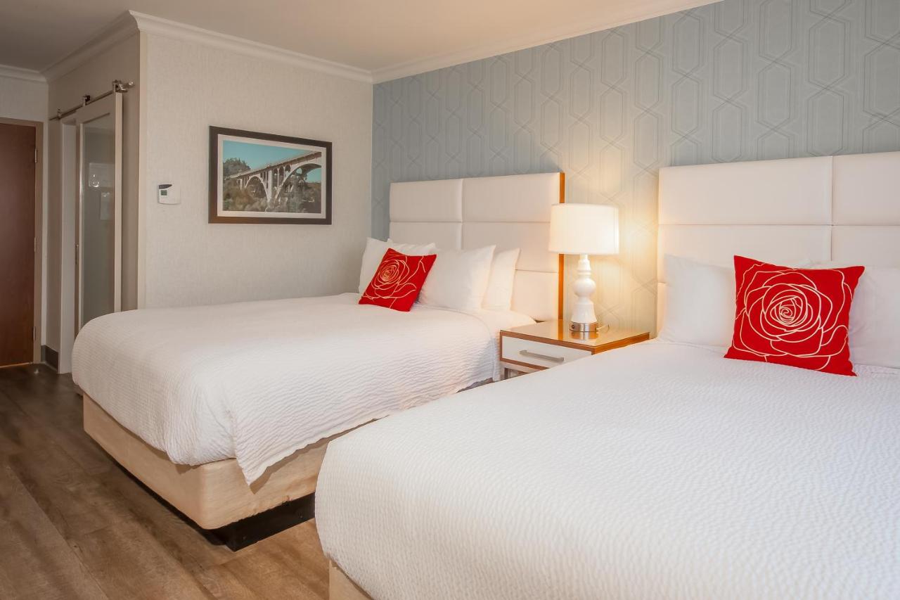 | Pasadena Rose & Crown Hotel