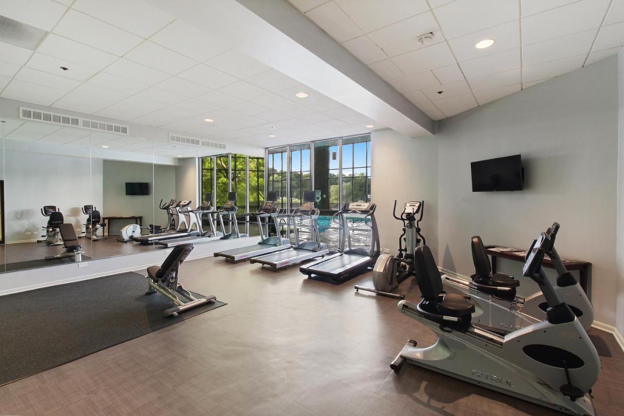 | Holiday Inn Chicago Nw Crystal Lk Conv Ctr, an IHG Hotel