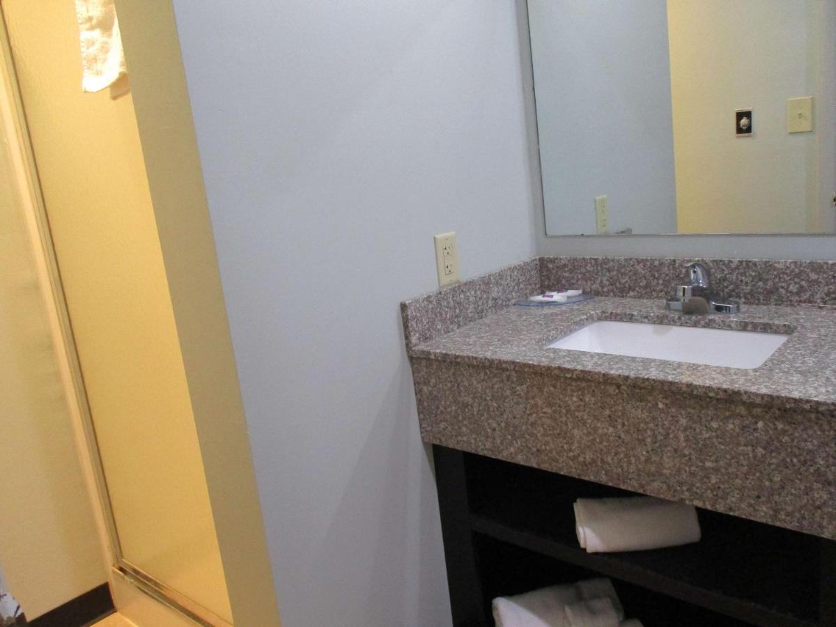 | Motel 6-Shartlesville, PA