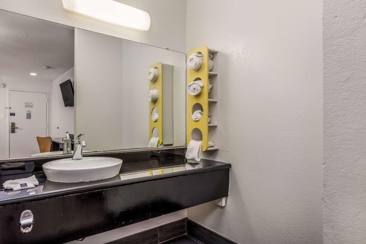 | Motel 6-Westley, CA