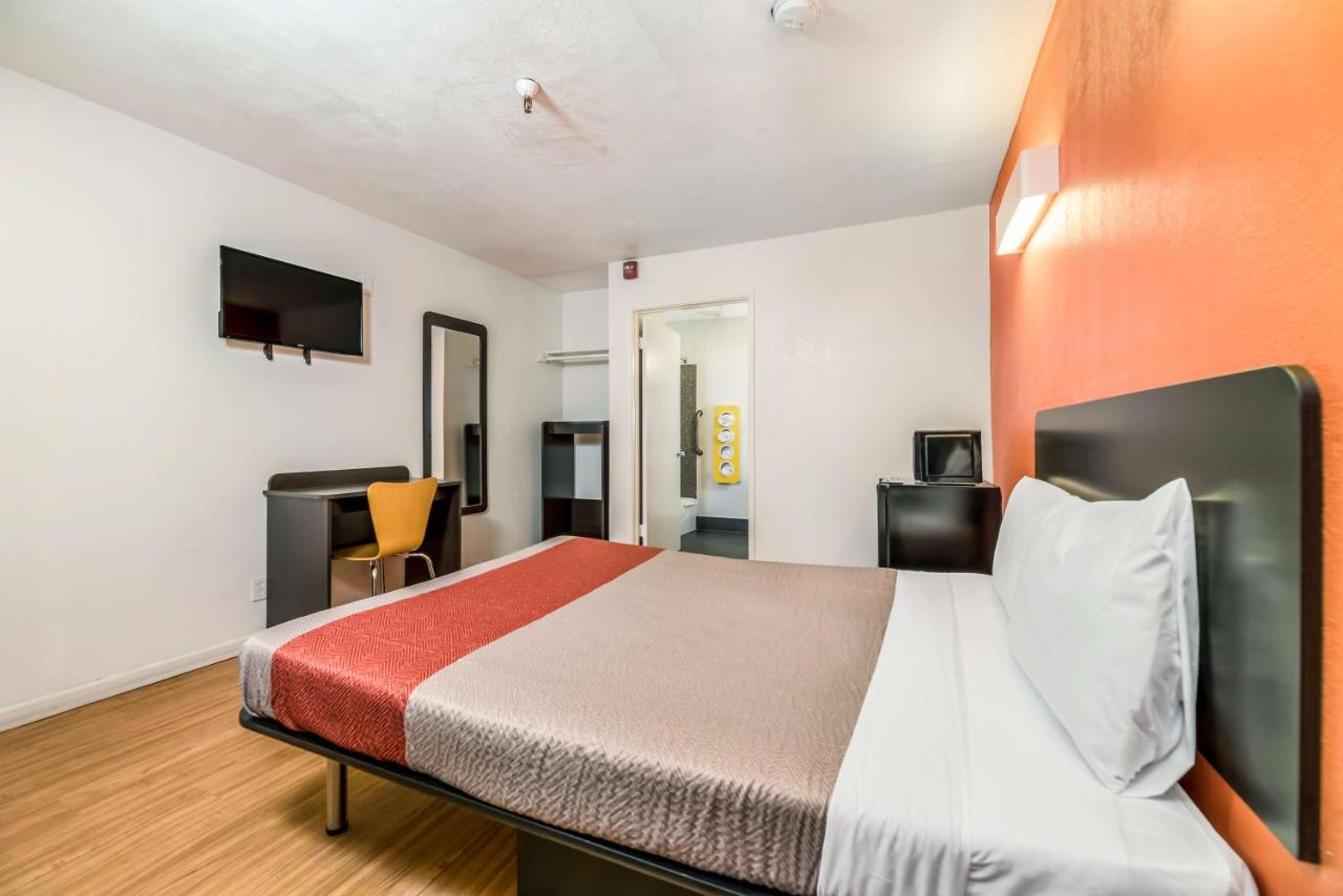 | Motel 6-Westley, CA