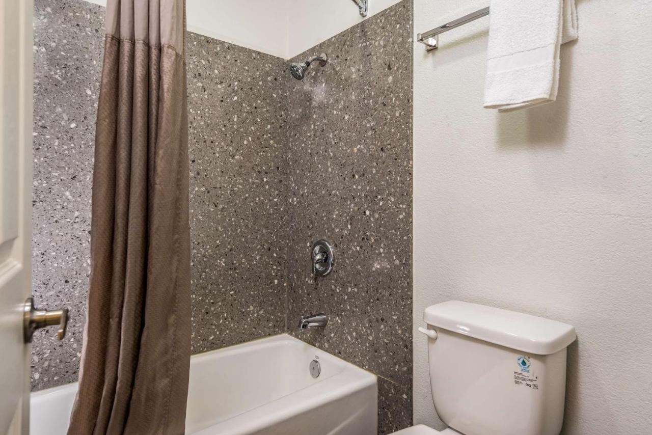| Motel 6-Westley, CA