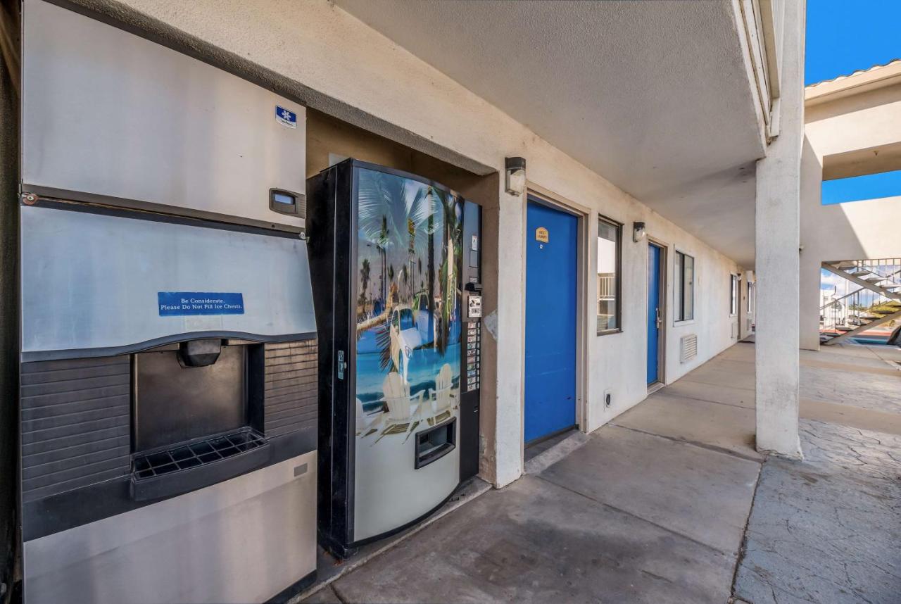 | Motel 6-Westley, CA