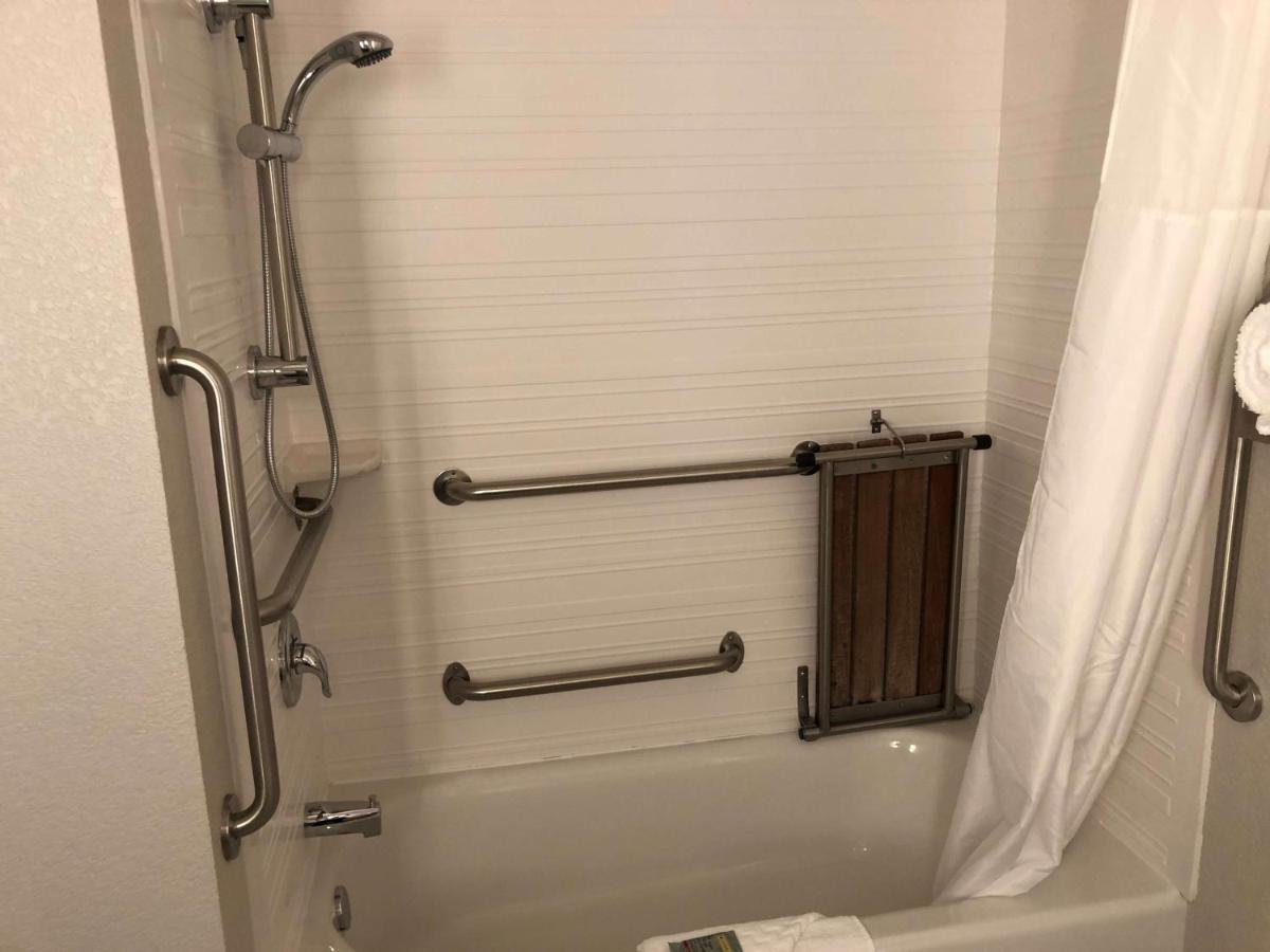Queen Room with Two Queen Beds and Bath Tub - Mobility Accessible at Best Western Eau Claire South