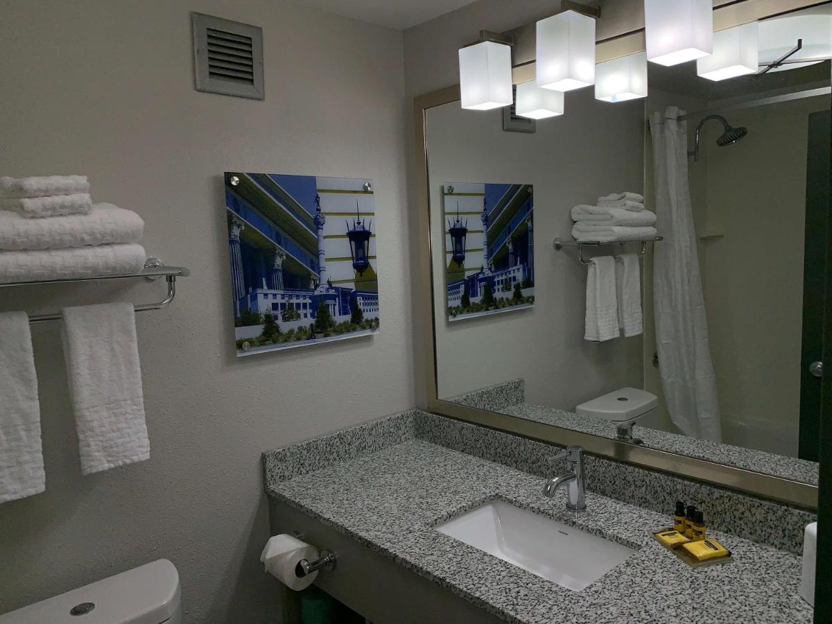 King Room at Best Western Plus Clarks Summit Scranton