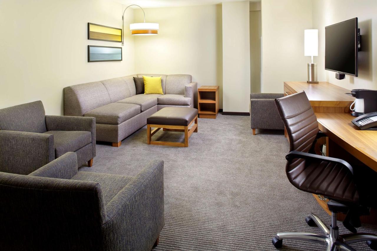 | Hyatt Place Cleveland/Lyndhurst/Legacy Village