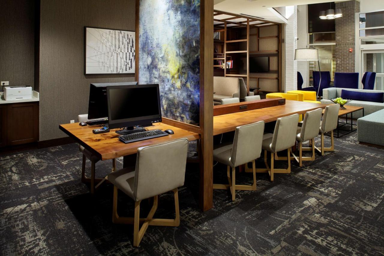 | Hyatt Place Cleveland/Lyndhurst/Legacy Village