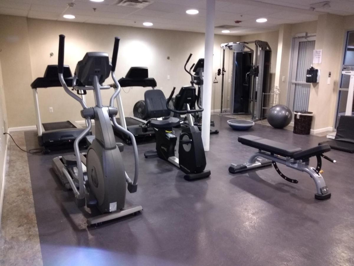 | Holiday Inn Express Hotel & Suites Waterford, an IHG Hotel