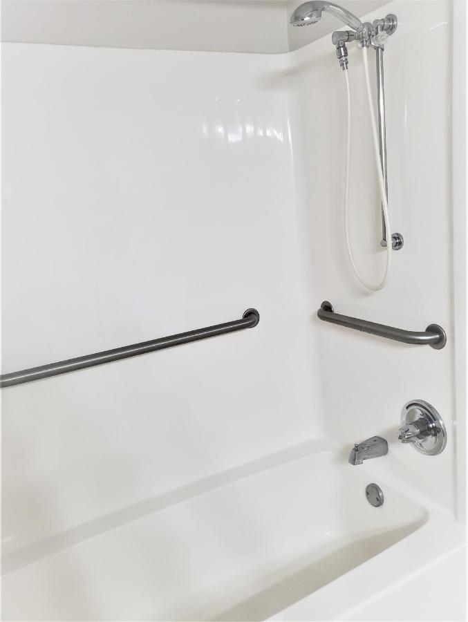 King Room - Mobility Access/Non-Smoking at Super 8 by Wyndham High Point/Greensboro