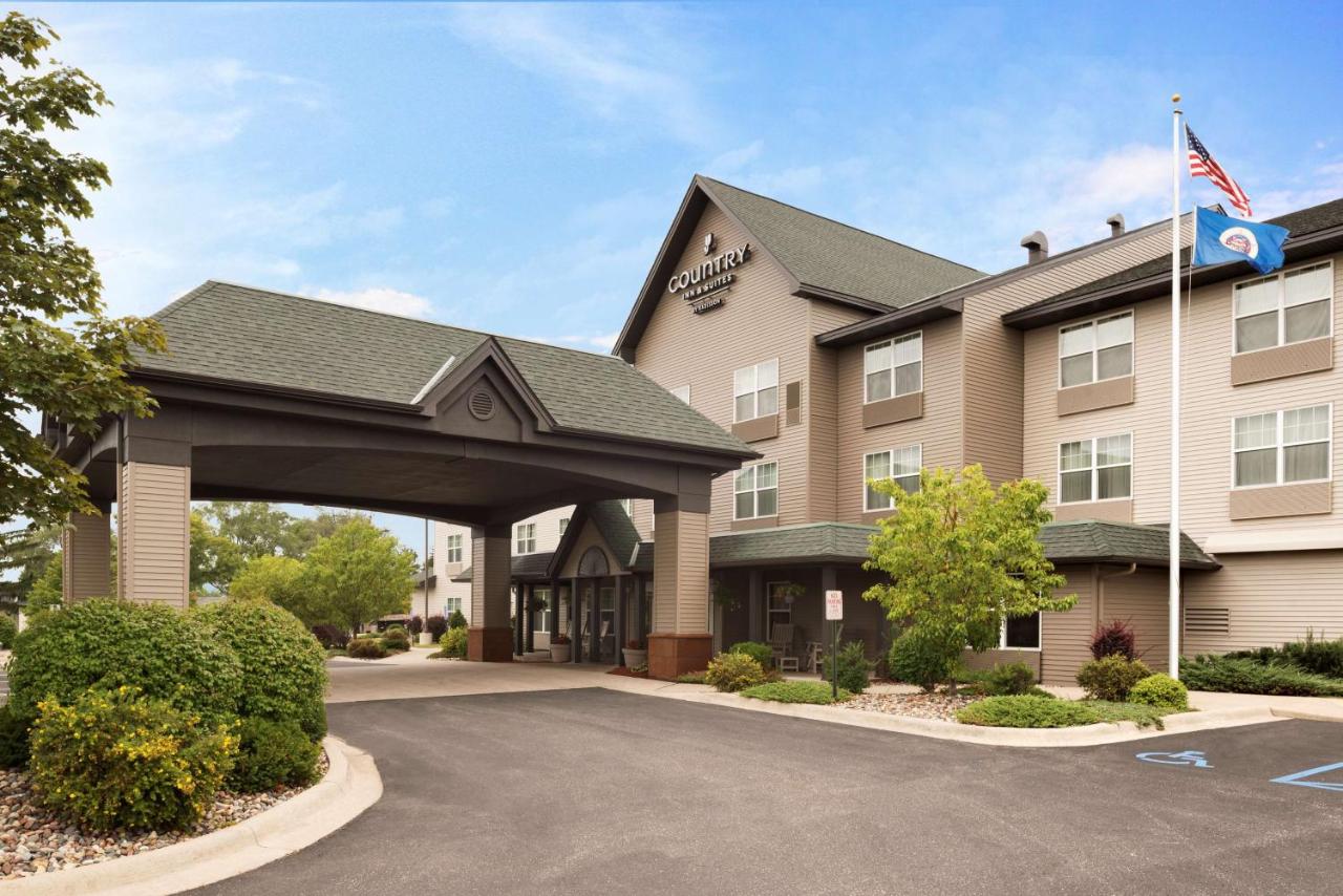 | Country Inn & Suites by Radisson, St. Cloud East, MN