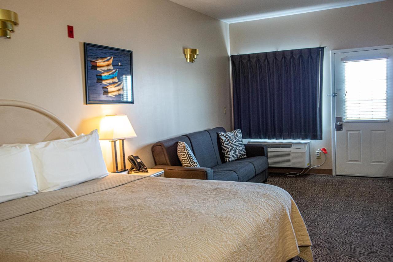  | West Bank Inn