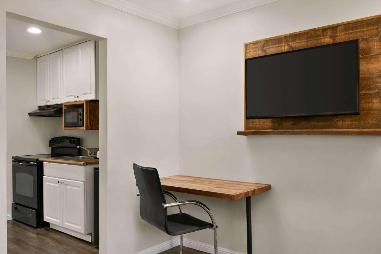 | Days Inn & Suites SDSU - LA MESA - SAN DIEGO