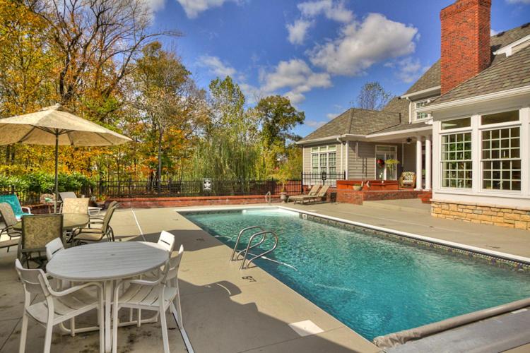 | Bluegrass Country Estate