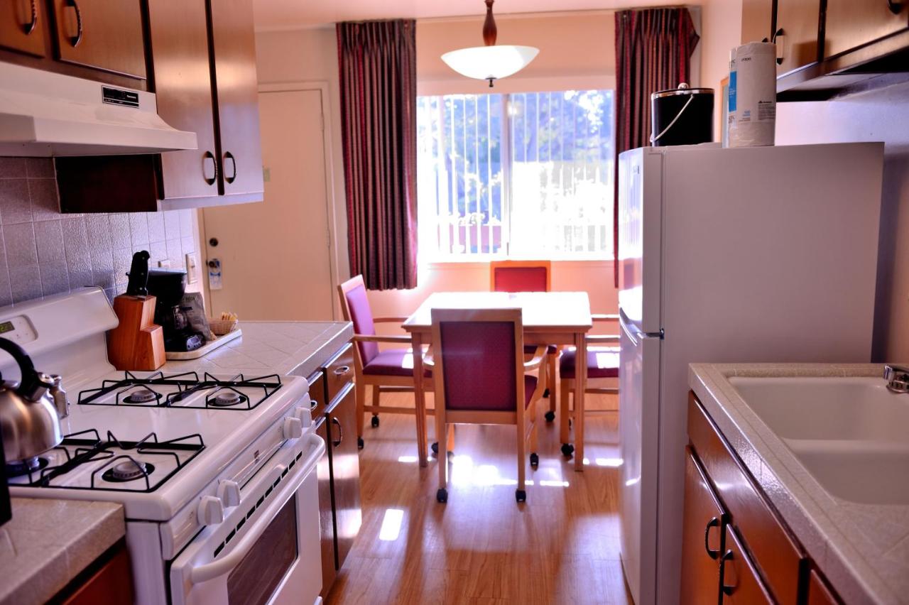 Two-Bedroom Apartment at Pacific Gardens Inn