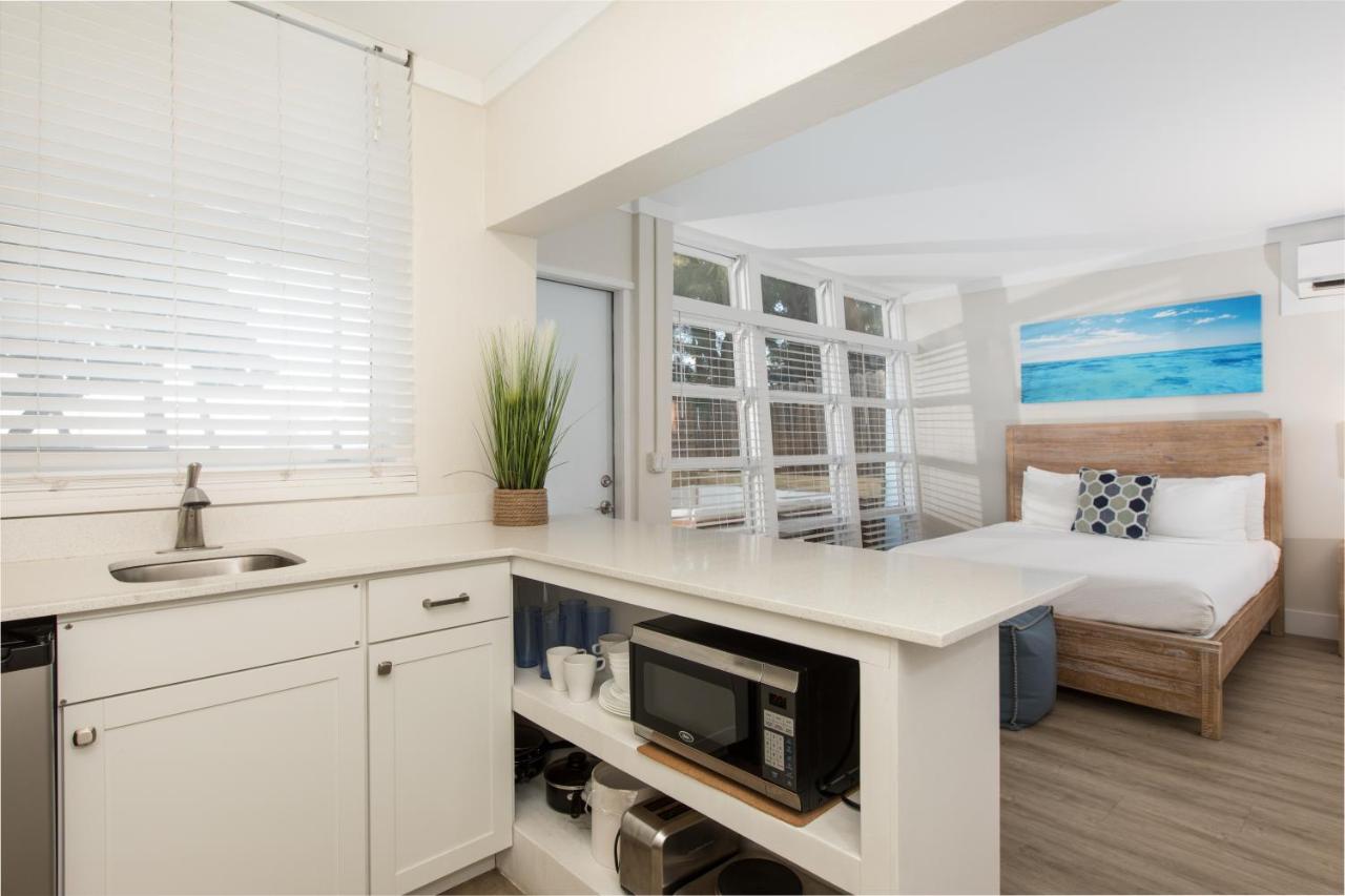 Queen Suite with Sea View at La Jolla Resort