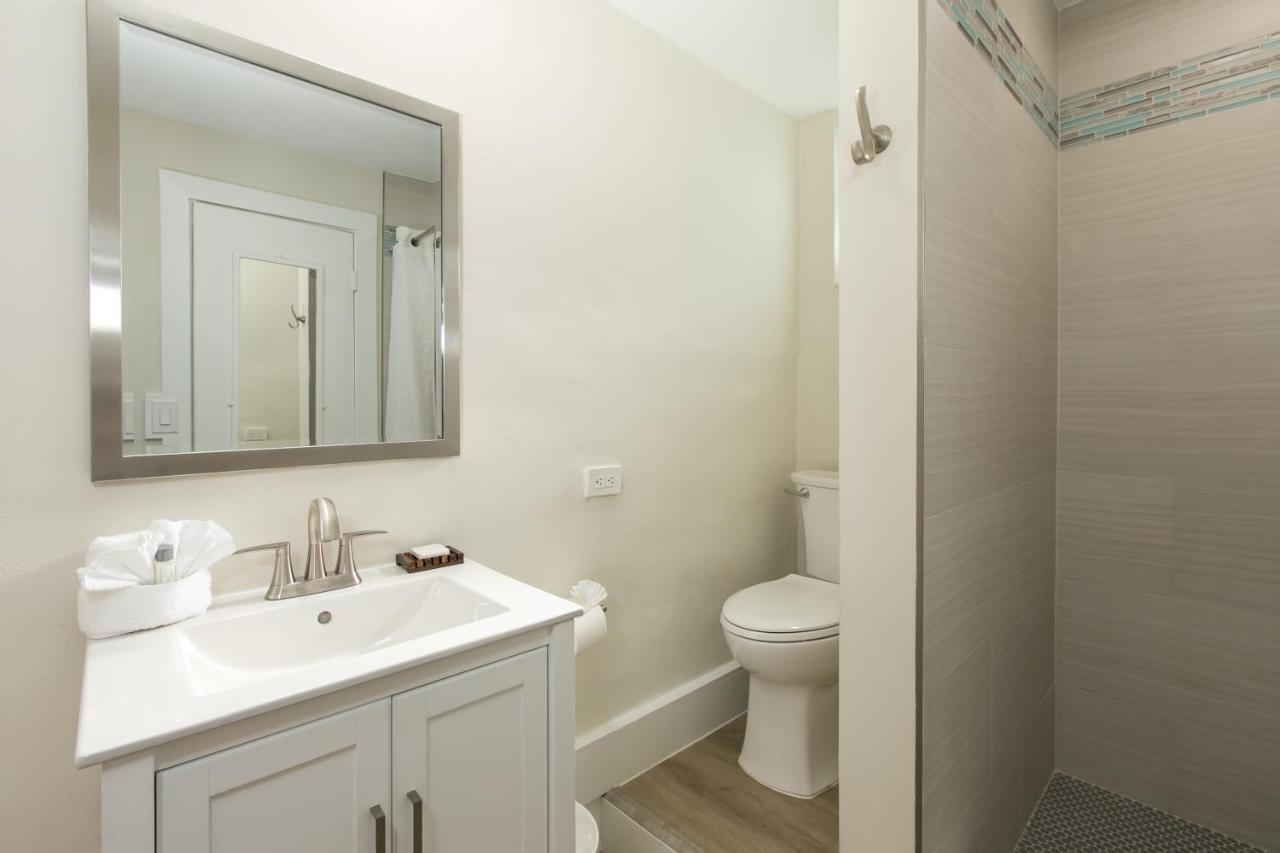 Superior Queen Room at La Jolla Resort