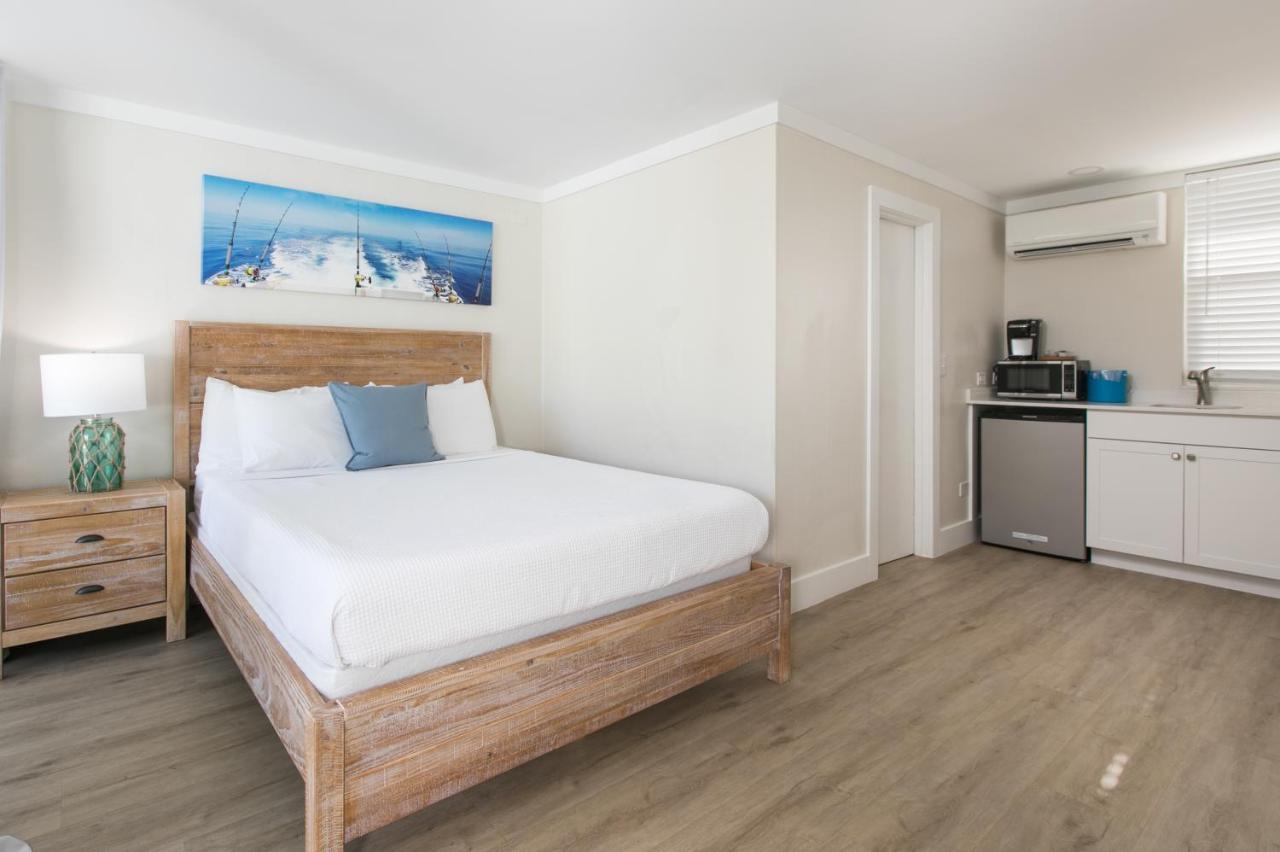 Superior Queen Room at La Jolla Resort