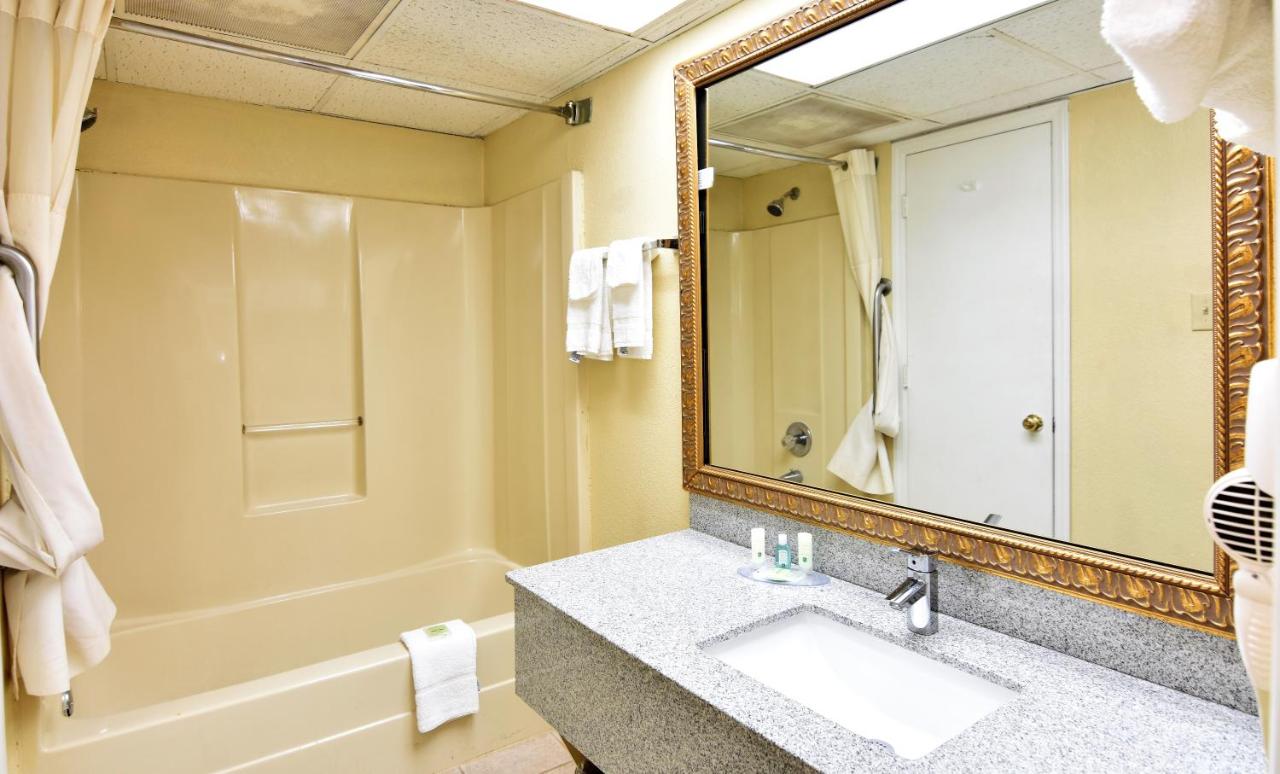 King Room - Smoking  at Rodeway Inn Harbison Area