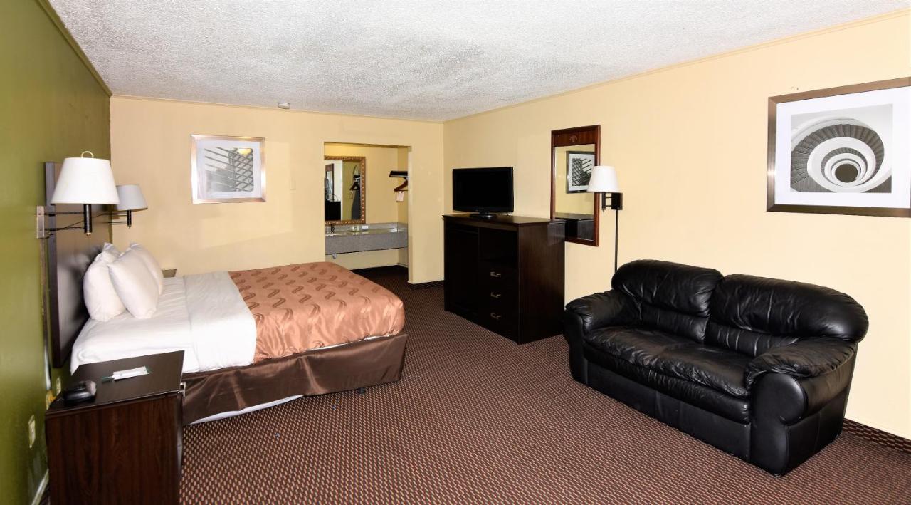 King Room - Non-Smoking at Rodeway Inn Harbison Area
