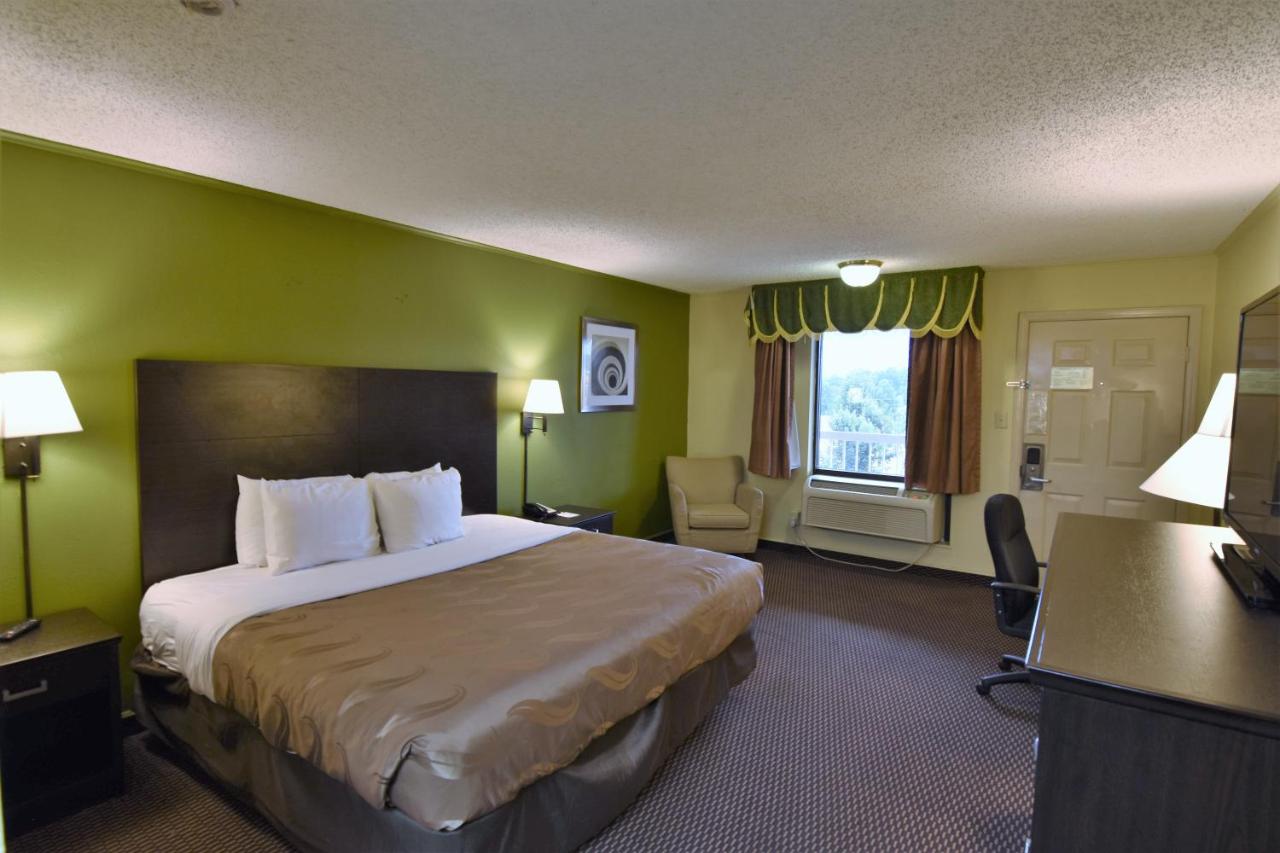 King Room - Non-Smoking at Rodeway Inn Harbison Area