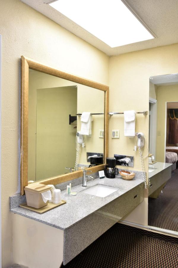 Double Room with Two Double Beds - Smoking at Rodeway Inn Harbison Area