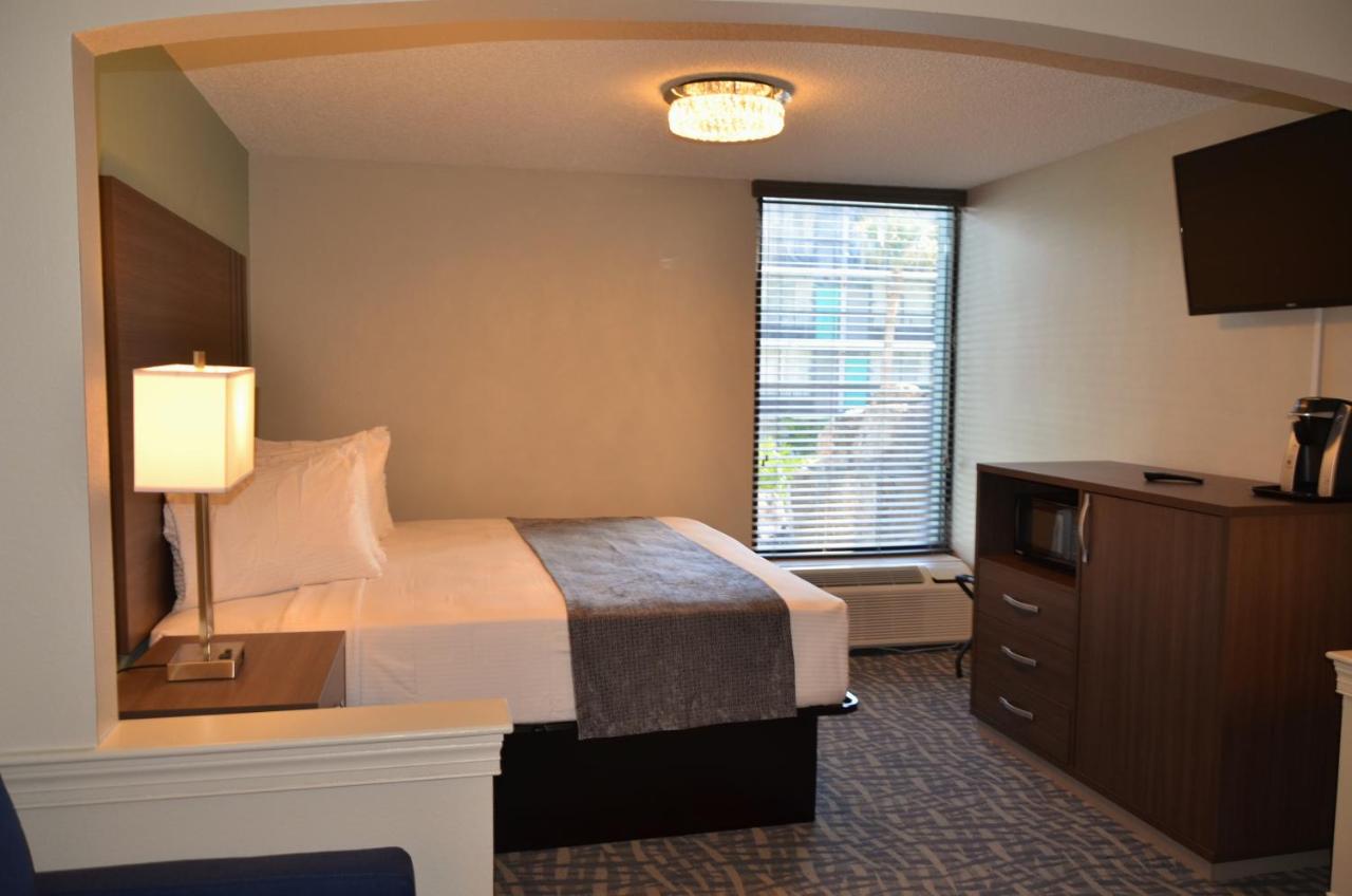 Executive Renovated King Renovated at Opal Hotel & Suites