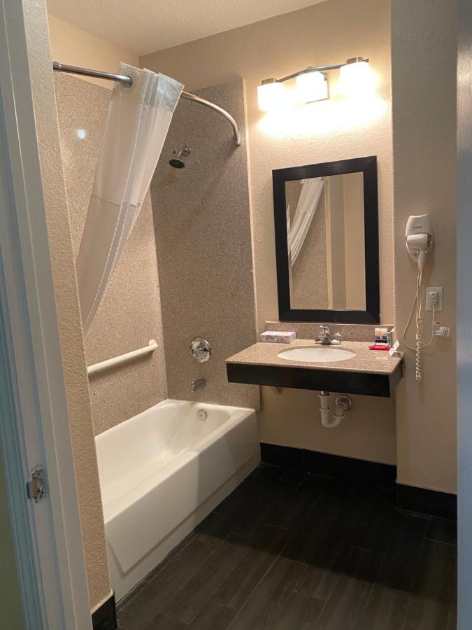 King Room - Disability Access at Galveston Beach Hotel