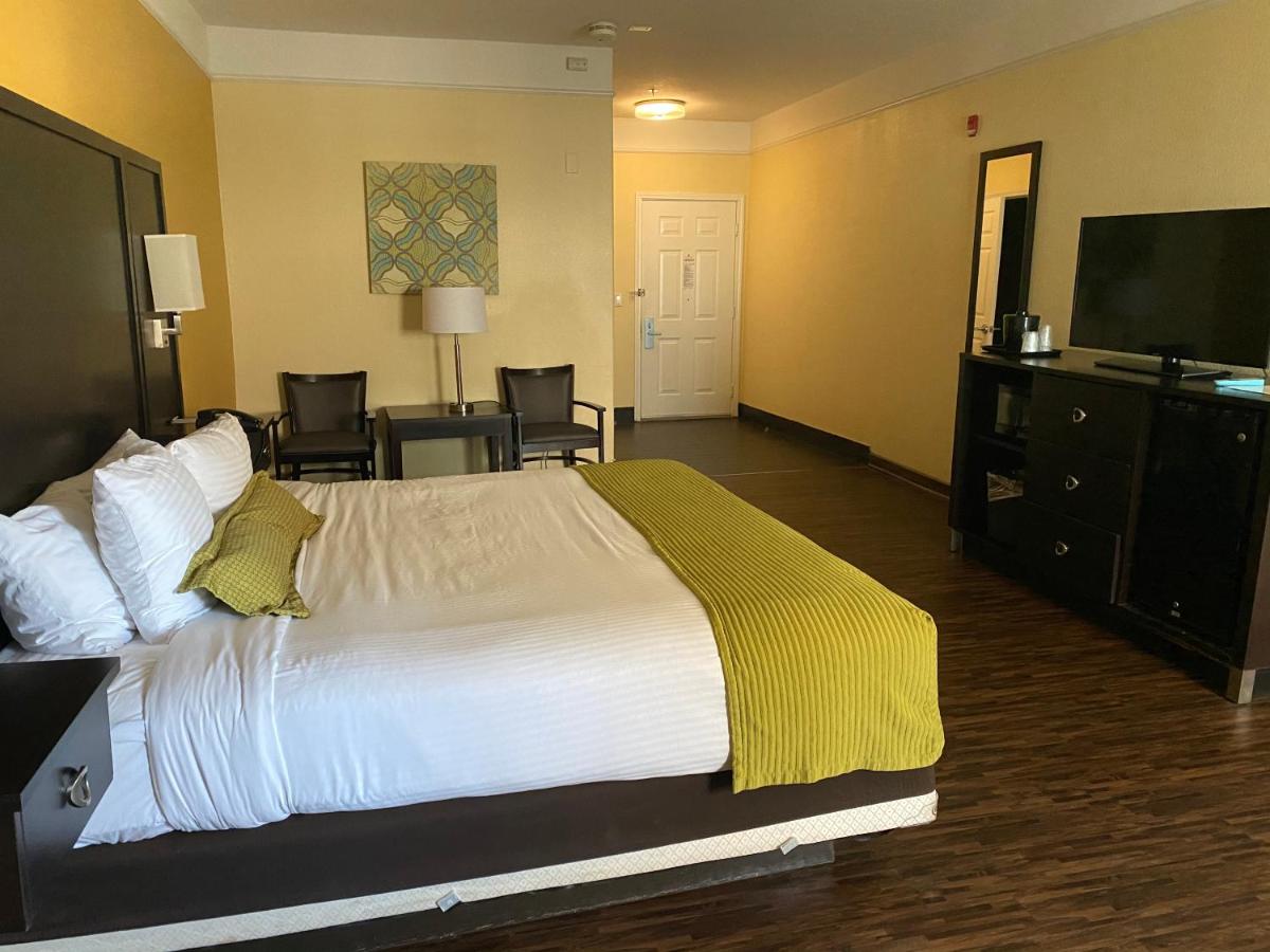 King Room - Disability Access at Galveston Beach Hotel