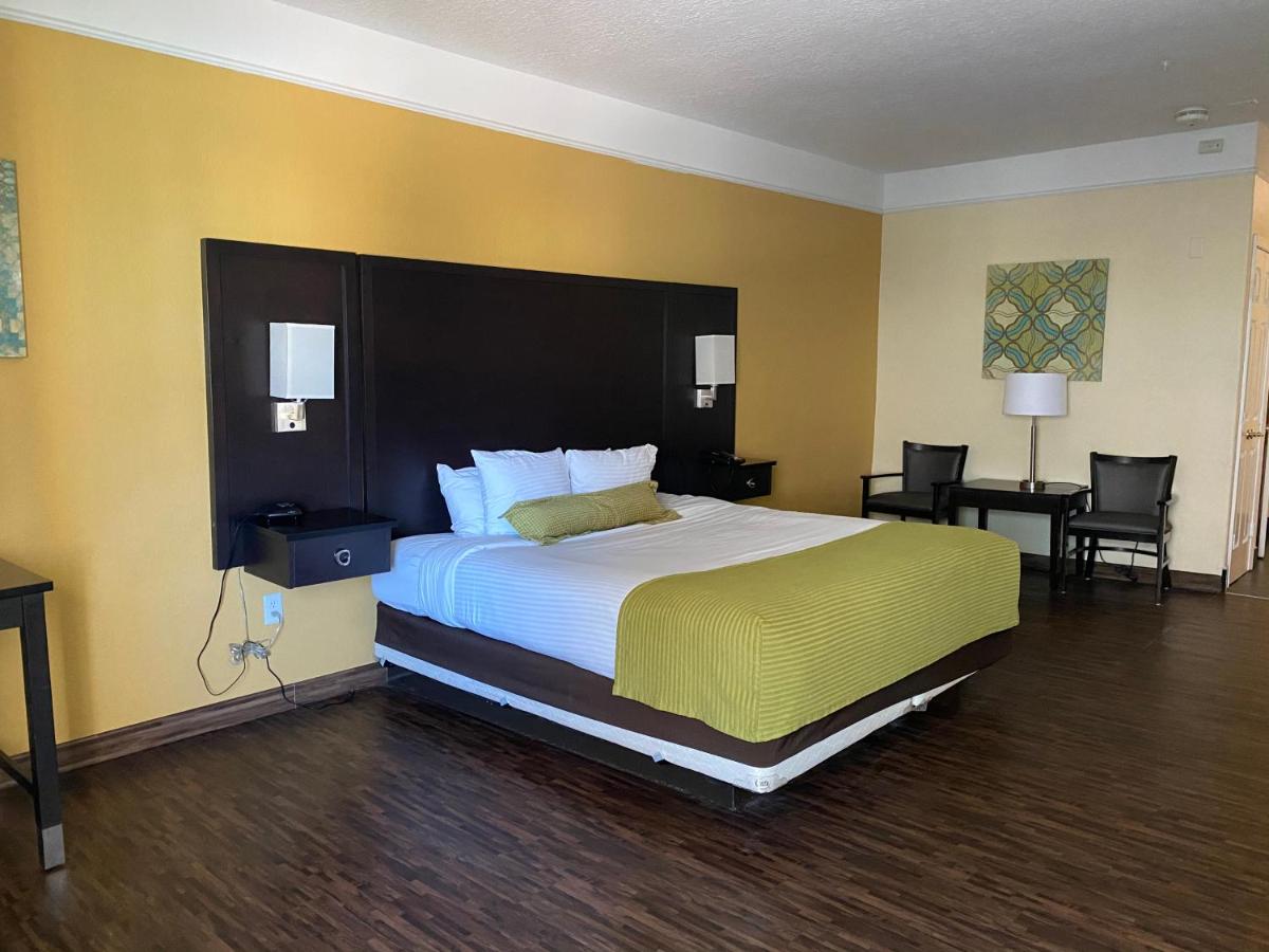 King Room - Disability Access at Galveston Beach Hotel