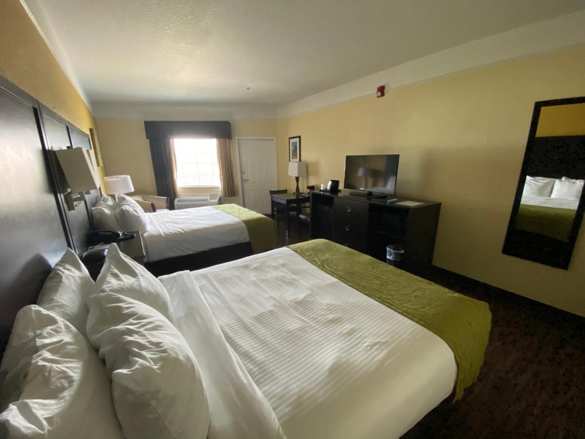 Queen Room with Two Queen Beds with Bathtub - Disability Access at Galveston Beach Hotel