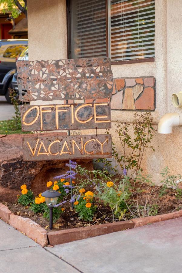 | Red Rock Inn Cottages
