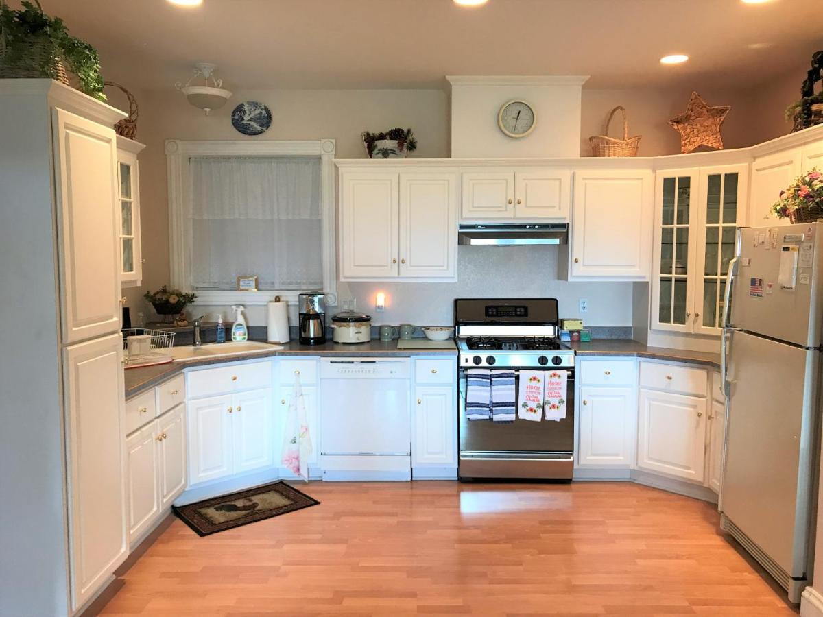 | Sonnenhof Lakewood Manor Bed and Breakfast.