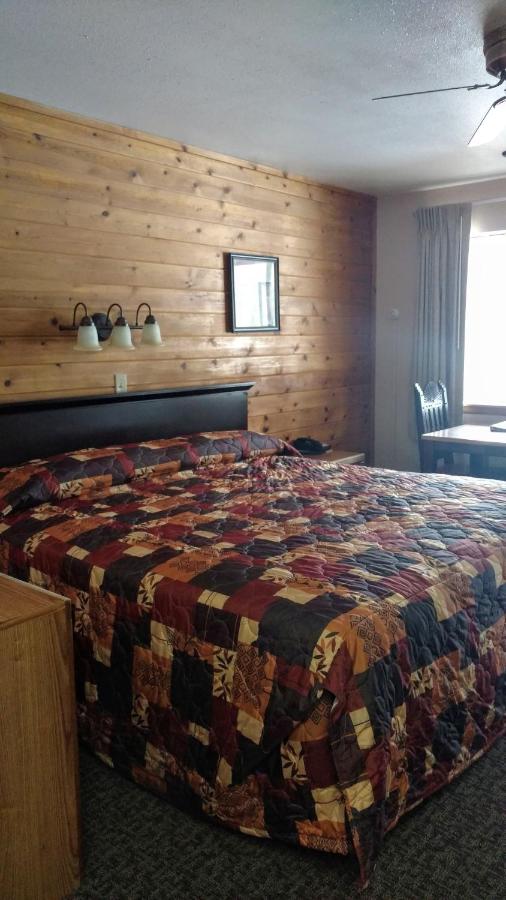 | Chama River Bend Lodge