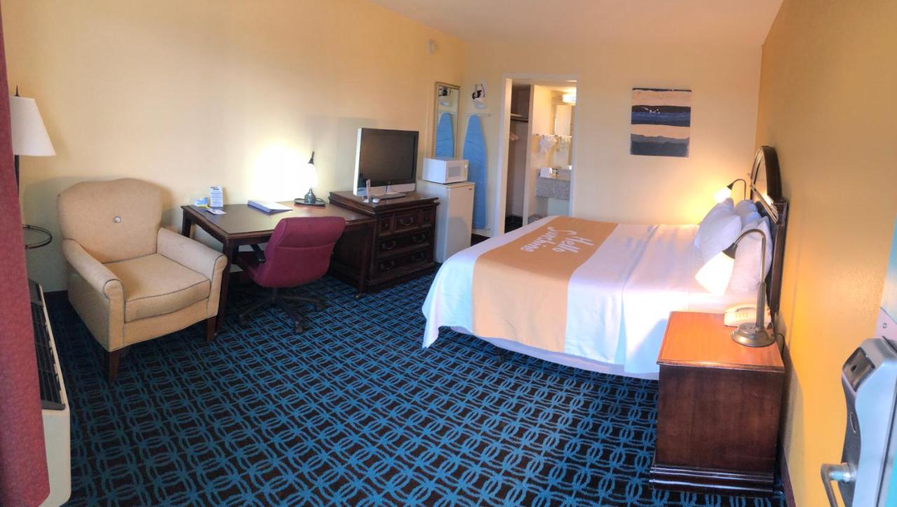 King Room - Non-Smoking at Days Inn by Wyndham Santa Fe New Mexico