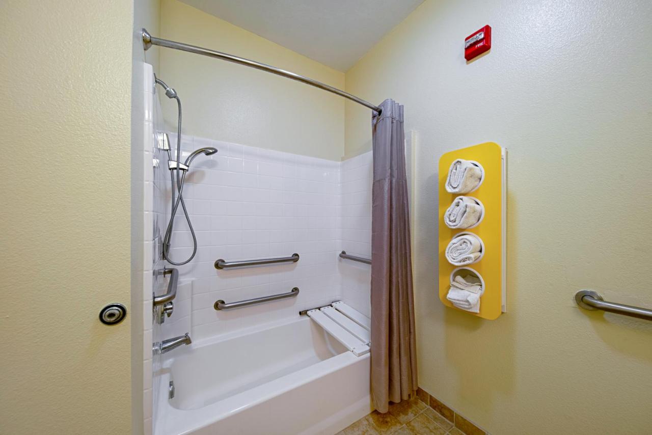 | Motel 6-Rhome, TX