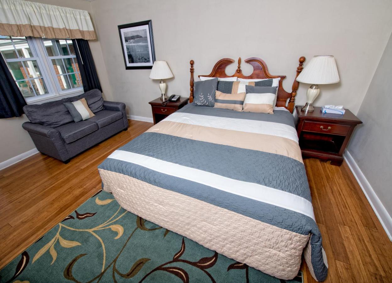  | Colonial Inn Seekonk