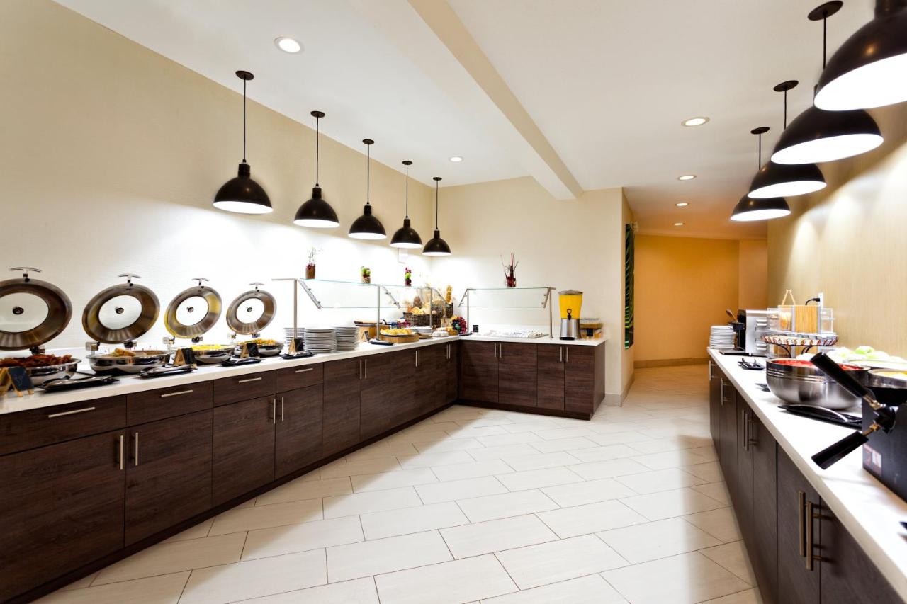 | Holiday Inn Miami West - Airport Area, an IHG Hotel