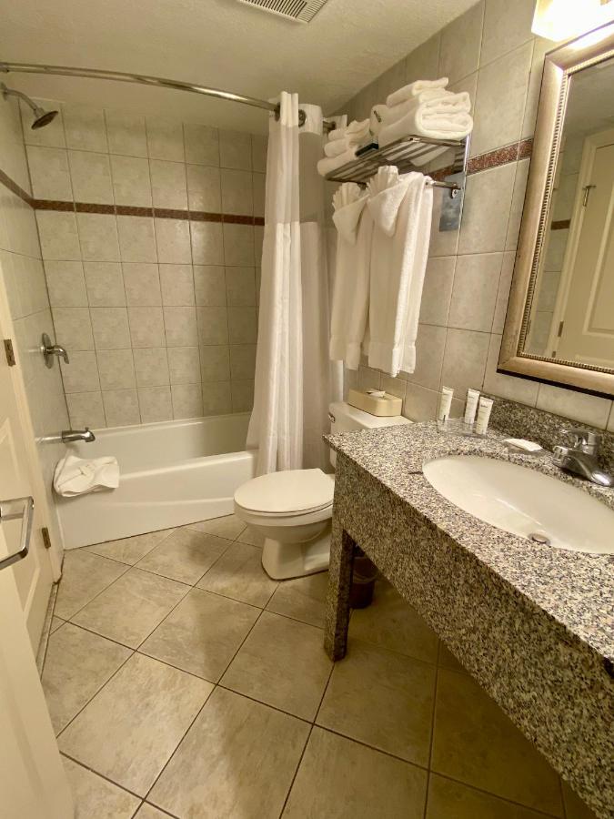  | Radisson Suite Hotel Oceanfront