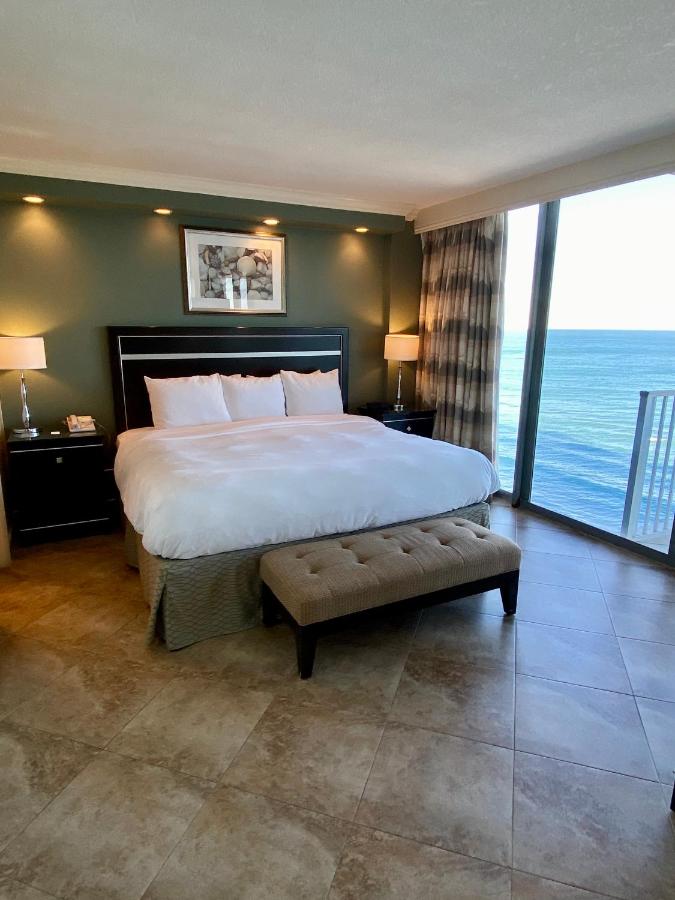 Oceanfront Premium Corner King Suite with Balcony - Non-Smoking at Radisson Suite Hotel Oceanfront