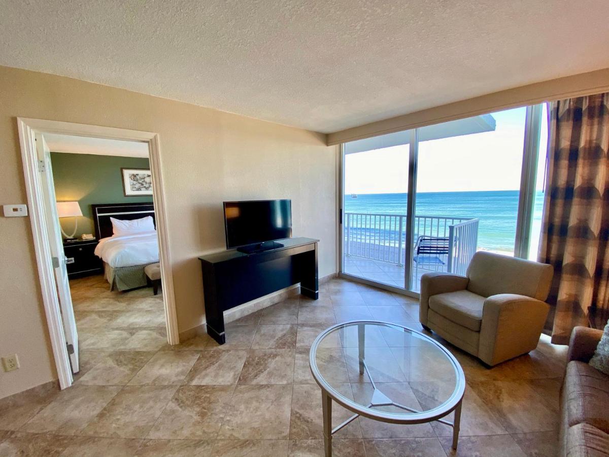  | Radisson Suite Hotel Oceanfront