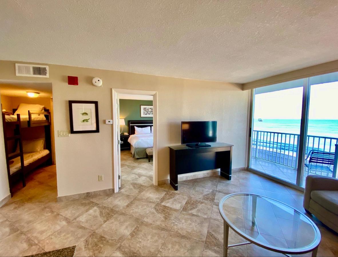 Oceanfront Family Suite - Non-Smoking at Radisson Suite Hotel Oceanfront