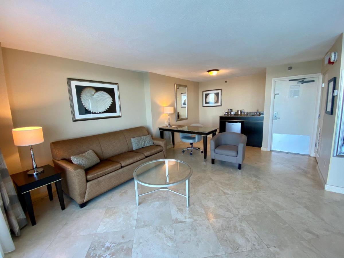 Oceanfront Studio Suite with Spa Bath - Non-Smoking at Radisson Suite Hotel Oceanfront