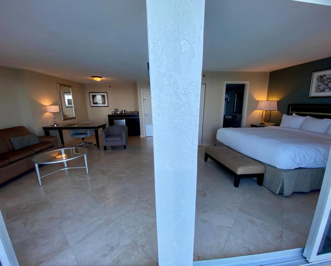 Oceanfront Studio Suite with Spa Bath - Non-Smoking at Radisson Suite Hotel Oceanfront