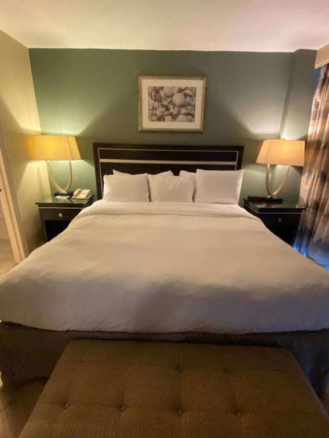  | Radisson Suite Hotel Oceanfront