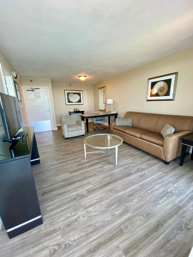  | Radisson Suite Hotel Oceanfront