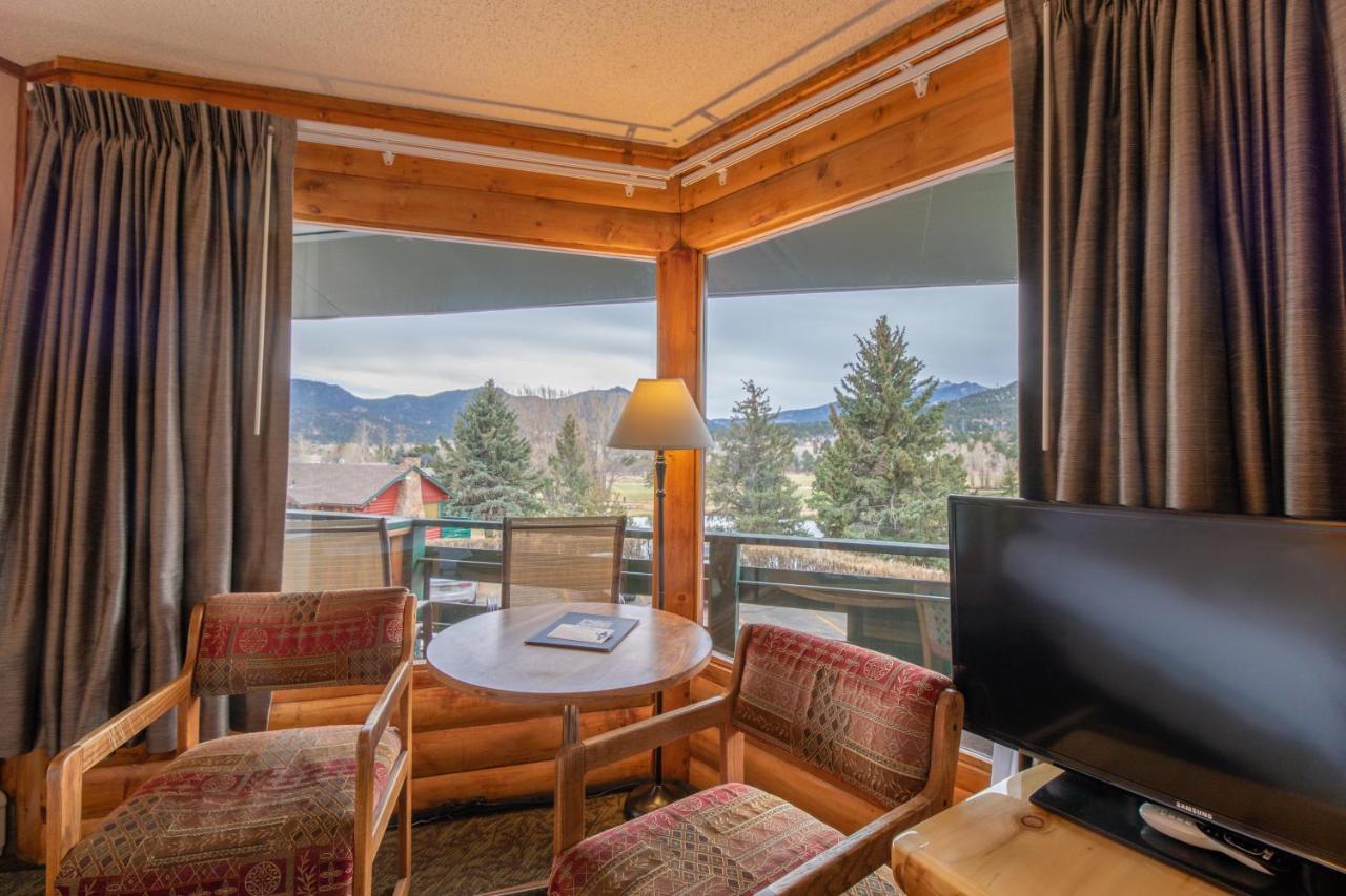 Balcony Double Queen at Discovery Lodge